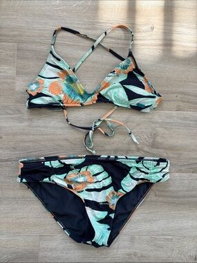 Roxy Bikini size small/medium
